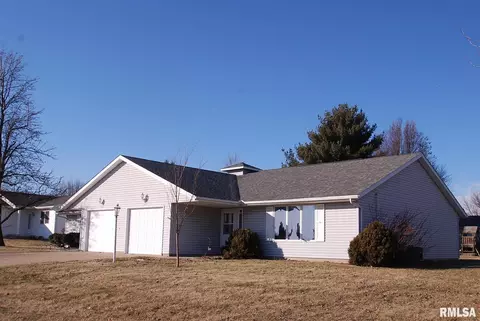 1541 E Myrtle St, Canton, IL 61520