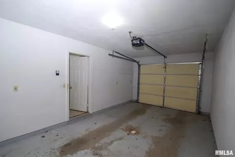 1541 E Myrtle St, Canton, IL 61520 photo 26