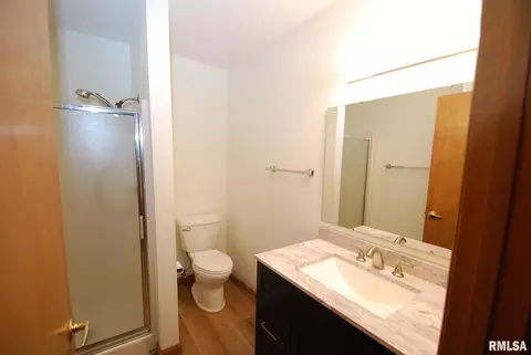 1541 E Myrtle St, Canton, IL 61520 photo 12