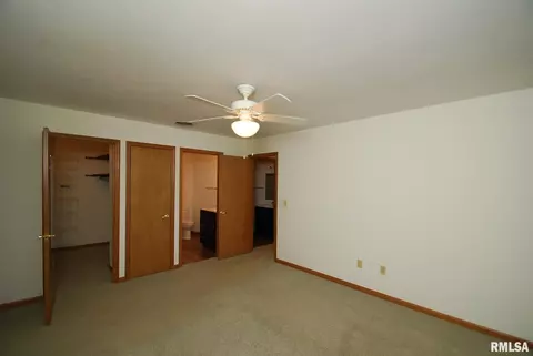 1541 E Myrtle St, Canton, IL 61520 photo 16