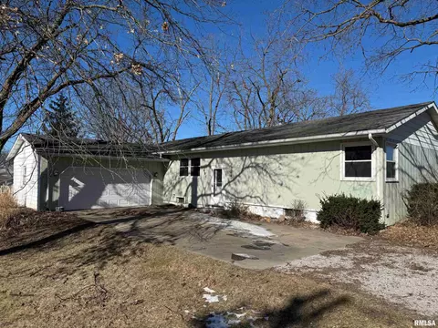 601 N Main St, Deer Creek, IL 61733