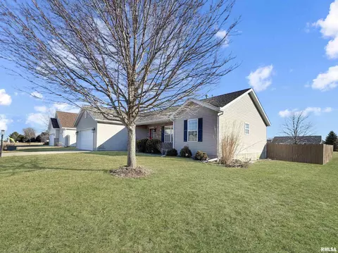 1502 Red Brook Ct, Metamora, IL 61548 photo 2