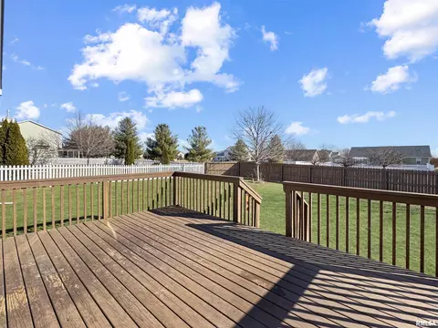 1502 Red Brook Ct, Metamora, IL 61548 photo 32