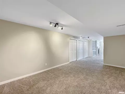 1502 Red Brook Ct, Metamora, IL 61548 photo 21