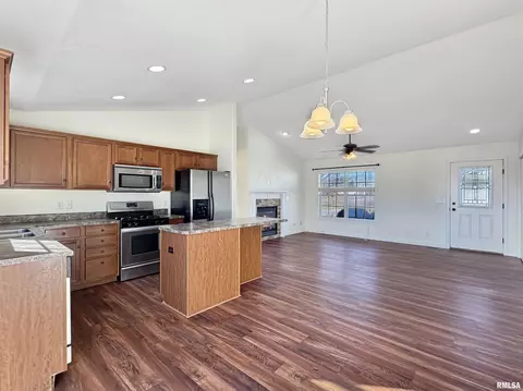 1502 Red Brook Ct, Metamora, IL 61548 photo 13