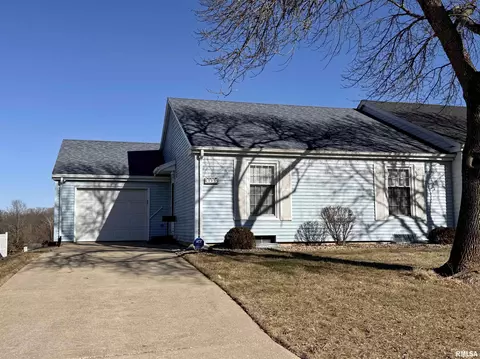 195 Arlington Dr, Macomb, IL 61455