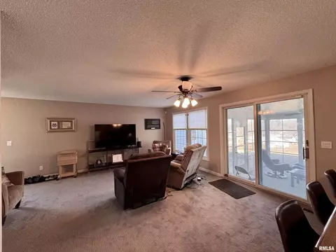 Living - 195 Arlington Dr, Macomb, IL 61455 photo 4 of 5