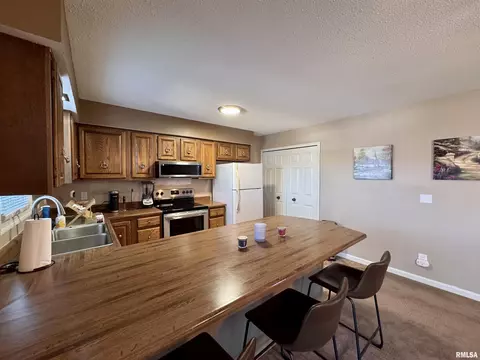 Kitchen - 195 Arlington Dr, Macomb, IL 61455 photo 2 of 5