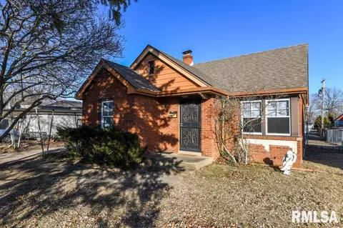 1220 N Cutright St, Chillicothe, IL 61523