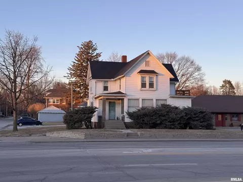 702 E Jackson St, Macomb, IL 61455