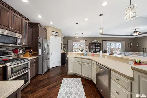360 Grebner Rd, Metamora, IL 61548 photo 9