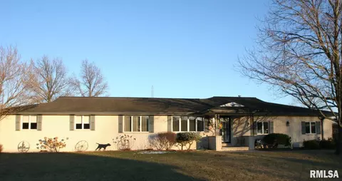 221 S Darnall Dr, Minier, IL 61759