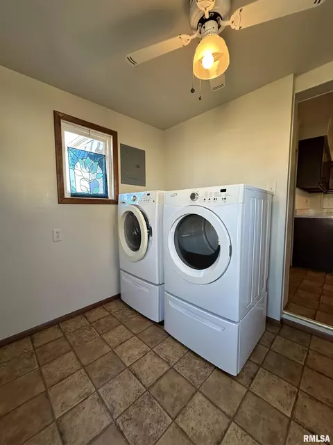 Other - 1004 E Pierce St, Macomb, IL 61455 photo 2 of 7
