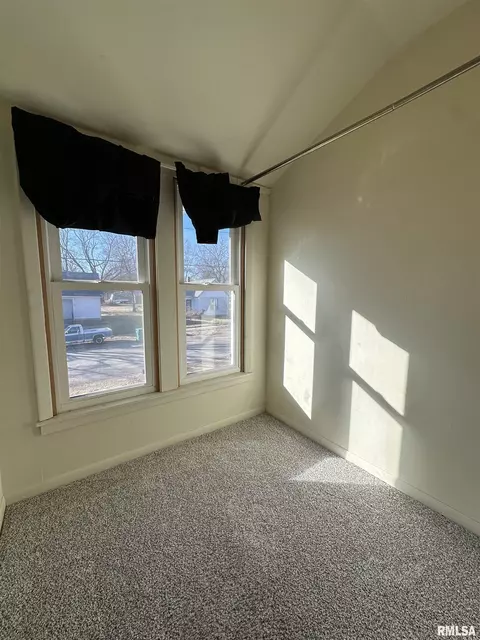 Bedroom - 1004 E Pierce St, Macomb, IL 61455 photo 4 of 4