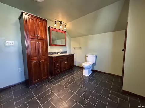 Bath - 1004 E Pierce St, Macomb, IL 61455 photo 3 of 5