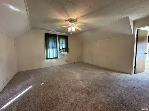Bedroom - 1004 E Pierce St, Macomb, IL 61455 photo 2 of 4