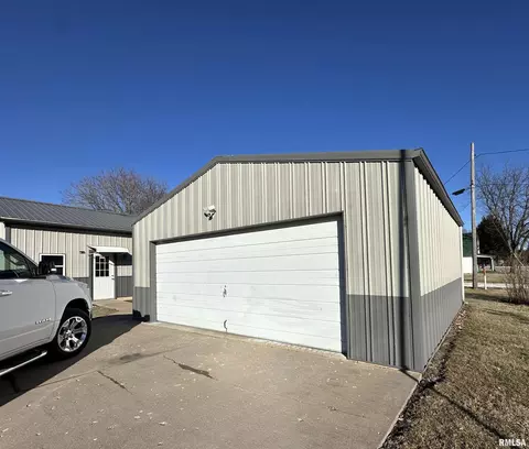 Other - 1004 E Pierce St, Macomb, IL 61455 photo 7 of 7