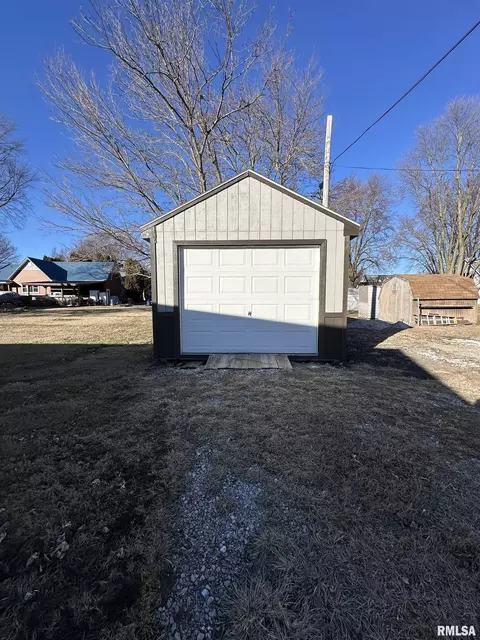 Other - 1004 E Pierce St, Macomb, IL 61455 photo 6 of 7