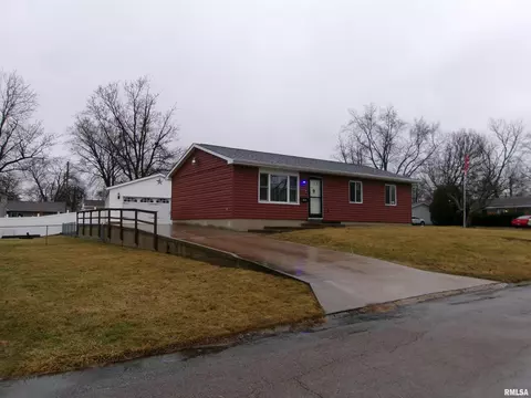 110 Mimosa Ln, Washington, IL 61571