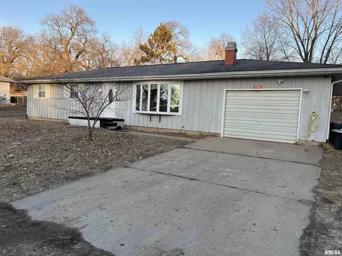 308 N Sunset St, Manito, IL 61546