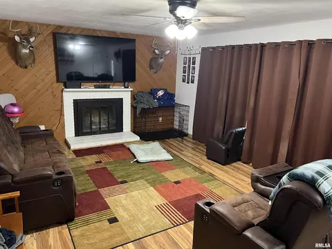 Living - 308 N Sunset St, Manito, IL 61546 photo 1 of 1