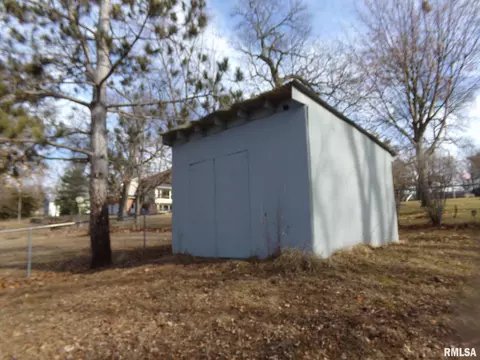 Exterior - 308 N Sunset St, Manito, IL 61546 photo 2 of 2