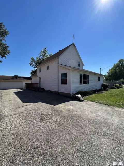 627 E Fulton St, Cuba, IL 61427