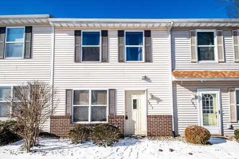 3853 W Palmyra Ct, Peoria, IL 61604