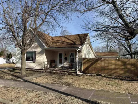 505 N 8th Ave, Canton, IL 61520