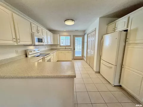 Kitchen - 2001 W Jubilee Ln, Dunlap, IL 61525 photo 1 of 4