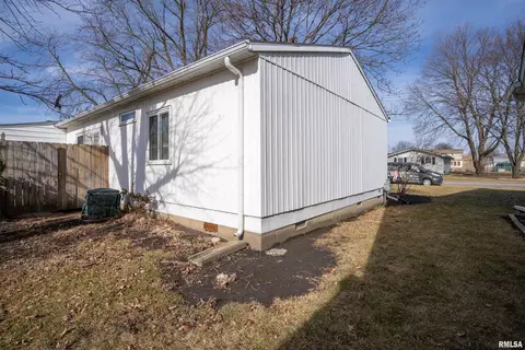 1324 E Locust St, Canton, IL 61520 photo 30