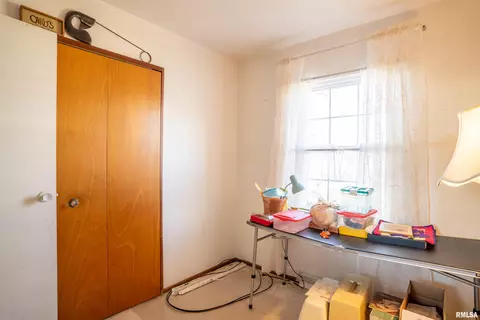 1324 E Locust St, Canton, IL 61520 photo 24