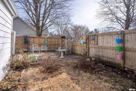 1324 E Locust St, Canton, IL 61520 photo 39
