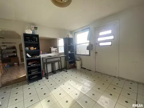 760 S 6th Ave, Canton, IL 61520 photo 9