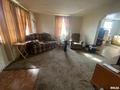 760 S 6th Ave, Canton, IL 61520 photo 2