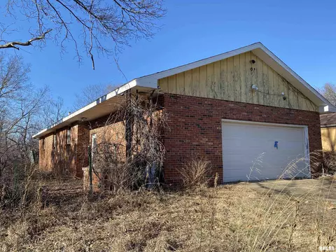 512 N Kennedy St, Bath, IL 62617