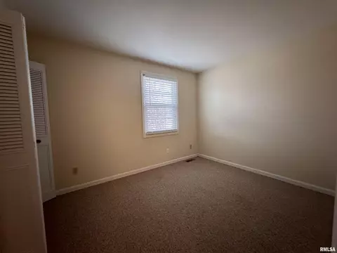 Bedroom - 165 Carriage Hl, Macomb, IL 61455 photo 1 of 2
