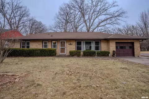 107 Shady Knolls Dr, East Peoria, IL 61611