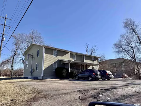 1613 W Adams St, Macomb, IL 61455