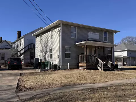 303 W Adams St, Macomb, IL 61455