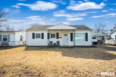 1426 Matilda St, Pekin, IL 61554