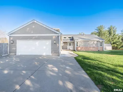 1398 Fairfax Ct, Tremont, IL 61568