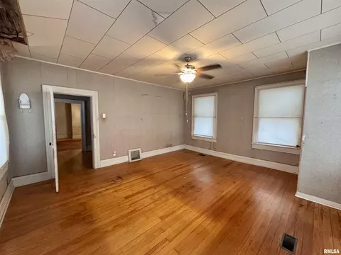 Living - 727 E Jackson St, Macomb, IL 61455 photo 5 of 5