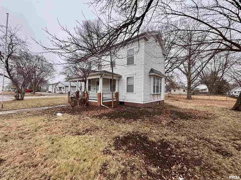 Exterior - 727 E Jackson St, Macomb, IL 61455 photo 1 of 5
