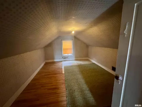 Bedroom - 727 E Jackson St, Macomb, IL 61455 photo 4 of 5