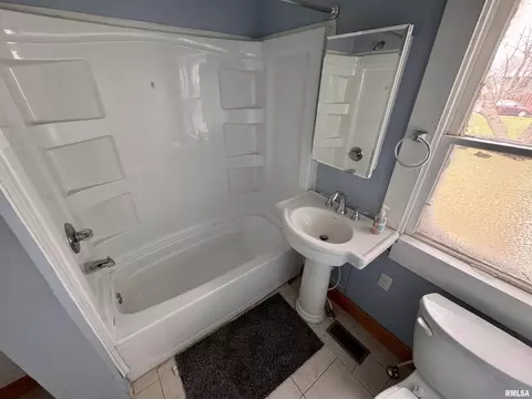 Bath - 727 E Jackson St, Macomb, IL 61455 photo 1 of 1