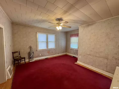 Bedroom - 727 E Jackson St, Macomb, IL 61455 photo 1 of 5