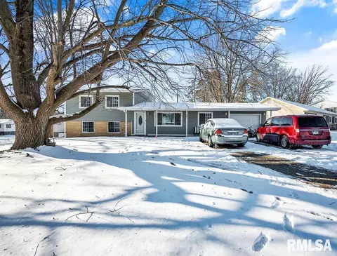 301 Dundee Rd, East Peoria, IL 61611