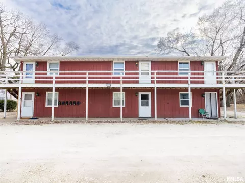 609 S 3rd St, Pekin, IL 61554