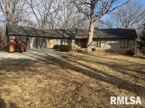 430 Deer Lakes Rd, Goodfield, IL 61742